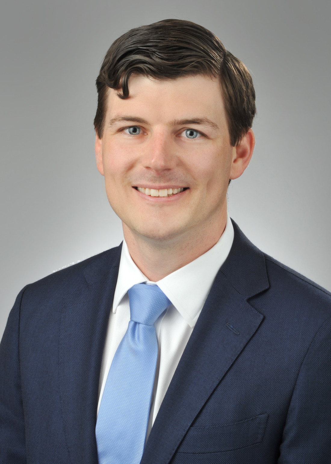 Headshot of attorney Dustin Thompson