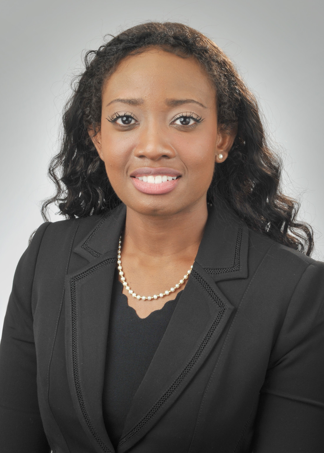 Sara Alexandre Headshot